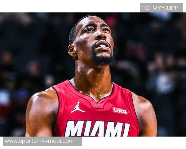 格雷森阿伦外线火力全开12投6中砍下17分4篮板5助攻表现抢眼